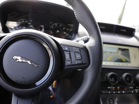 Used 2024 Jaguar F-TYPE R image 19