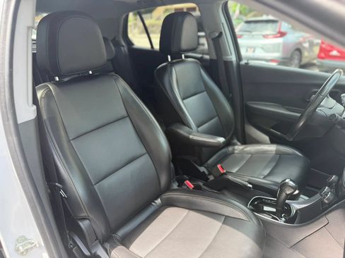 Used 2019 Chevrolet Trax Premier AWD/4WD image 11
