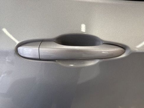 Used 2024 Jeep Compass Limited image 21