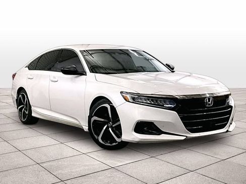 Used 2022 Honda Accord Sport image 2