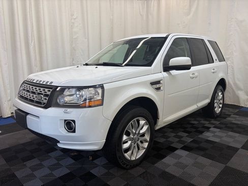 Used 2015 Land Rover LR2 AWD/4WD image 2