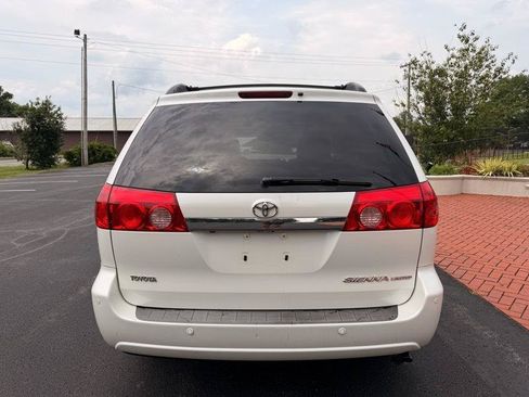 Used 2010 Toyota Sienna FWD image 7
