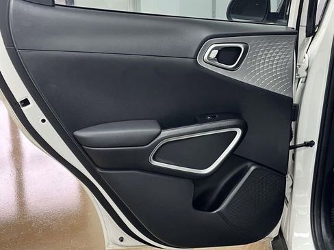 Used 2022 Kia Soul LX w/ Technology Package image 16