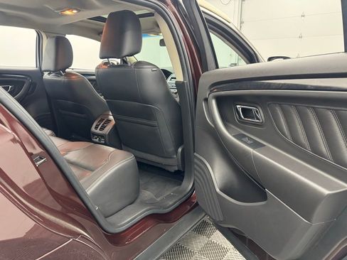 Used 2010 Ford Taurus Limited FWD image 32