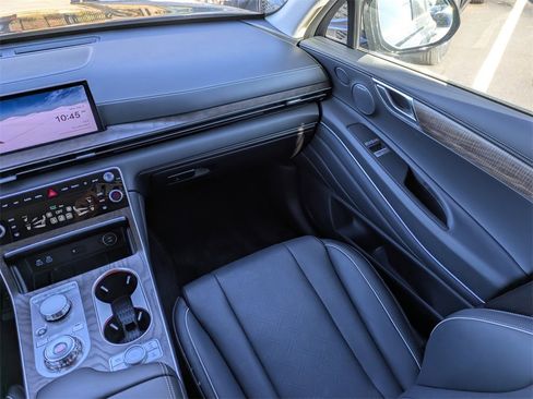 Used 2025 Genesis GV80 3.5T Advanced image 15