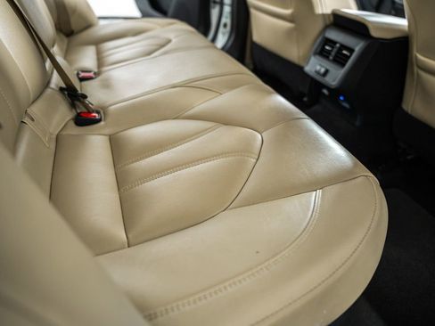 Used 2020 Toyota Avalon XLE w/ Moonroof Package image 34