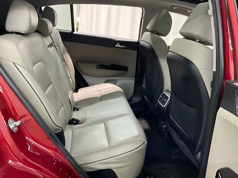 Used 2022 Kia Sportage EX w/ EX Technology Package image 27