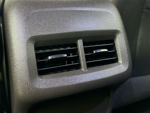 Used 2023 Chevrolet Equinox RS AWD/4WD image 25