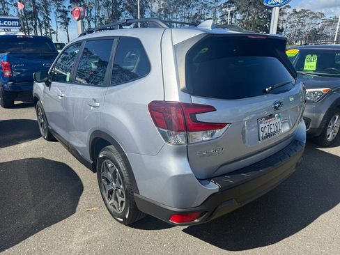 Used 2021 Subaru Forester Premium w/ Popular Package #1 AWD/4WD image 9