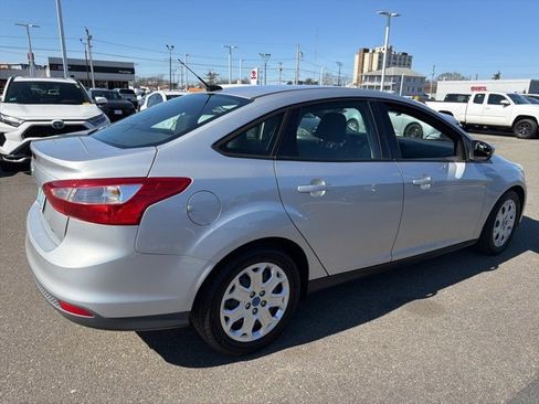 Used 2012 Ford Focus SE image 4