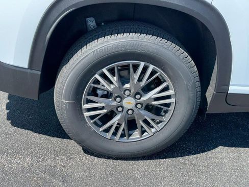 New 2026 Chevrolet Traverse LT FWD image 4