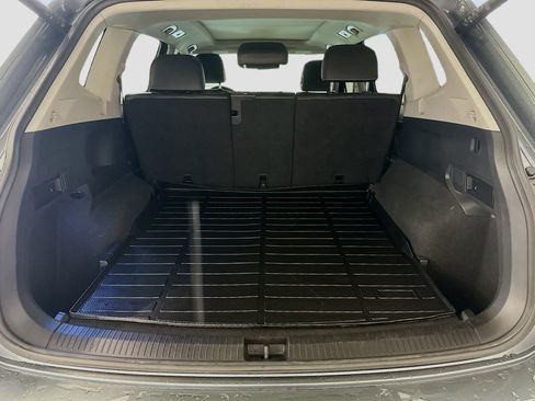Used 2022 Volkswagen Tiguan SE w/ Panoramic Sunroof Package AWD/4WD image 30