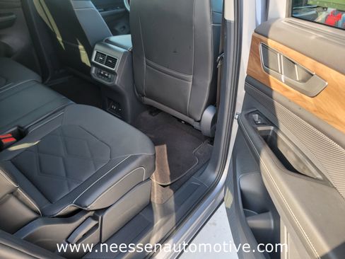 Used 2024 Volkswagen Atlas SE image 10