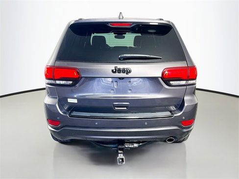 Used 2017 Jeep Grand Cherokee Altitude image 6