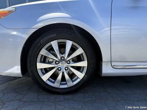 Used 2011 Toyota Avalon Limited FWD image 22