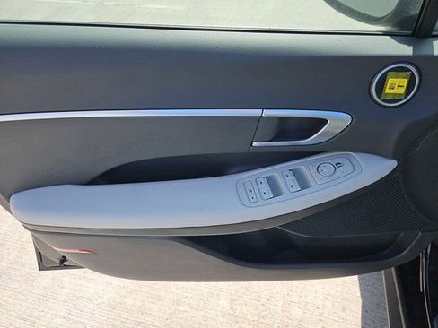 Certified 2025 Hyundai Sonata SE image 15