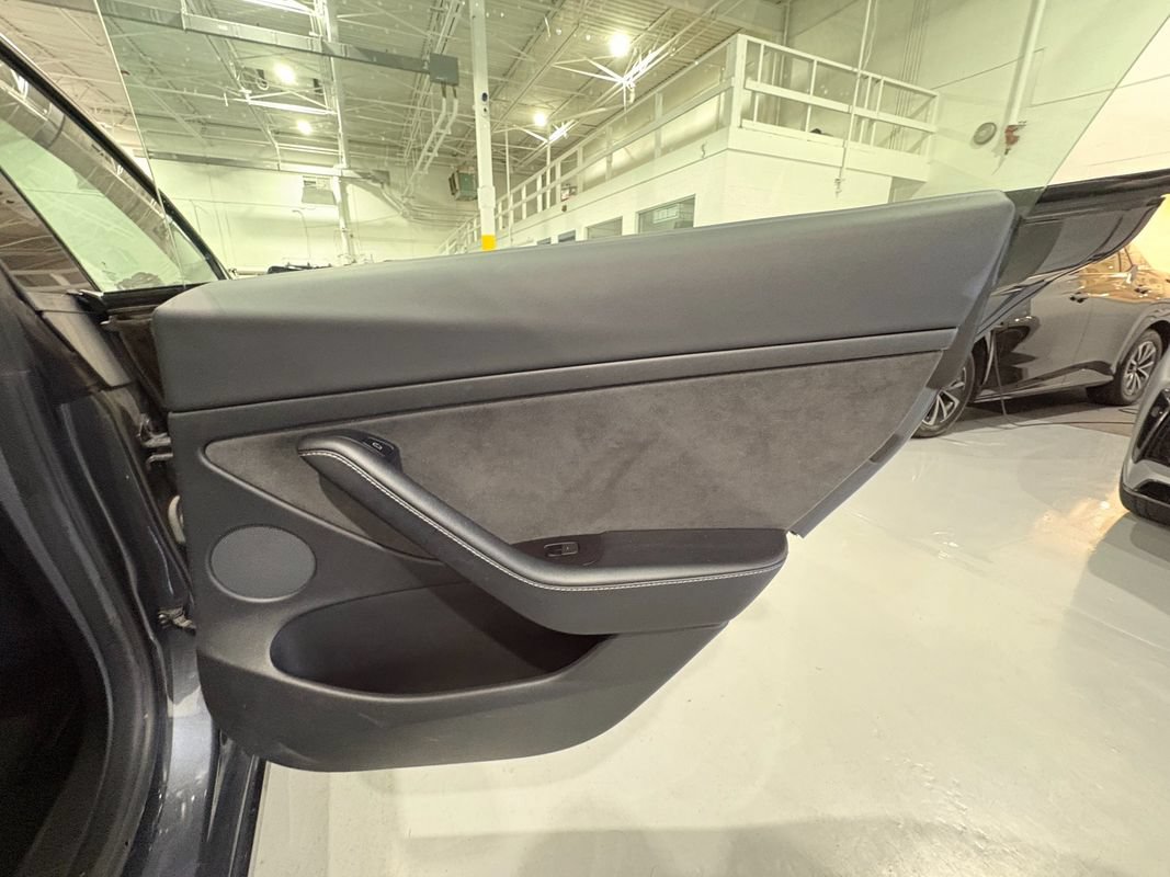 Used 2022 Tesla Model 3 Long Range AWD/4WD image 33