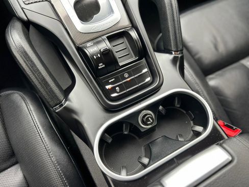 Used 2017 Porsche Cayenne Platinum Edition w/ Premium Package (PJV) image 16