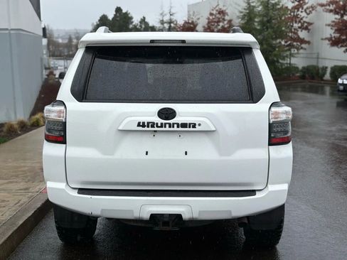 Used 2015 Toyota 4Runner SR5 image 5