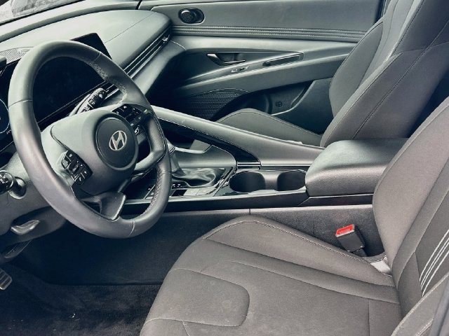 Certified 2025 Hyundai Elantra SEL FWD image 8