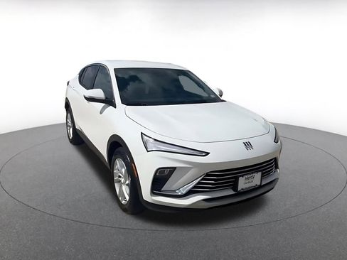 Used 2025 Buick Envista Preferred image 3