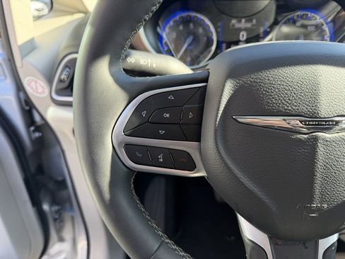 Used 2023 Chrysler Voyager LX image 16