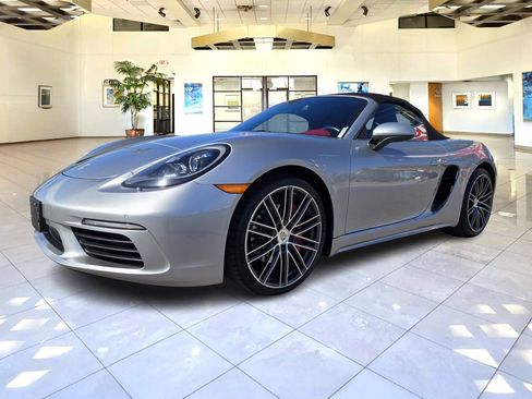 Used 2017 Porsche 718 Boxster S image 3