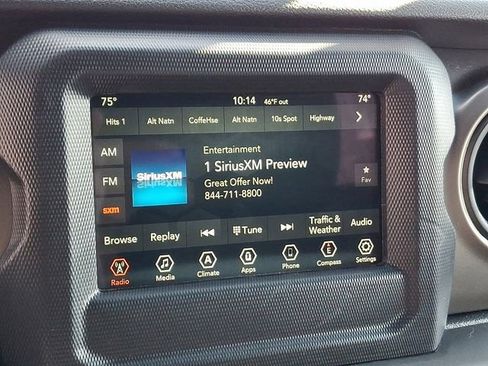 Used 2018 Jeep Wrangler Sport S image 16