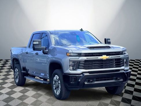 Used 2024 Chevrolet Silverado 2500 Custom w/ Snow Plow Prep/Camper Package AWD/4WD image 4