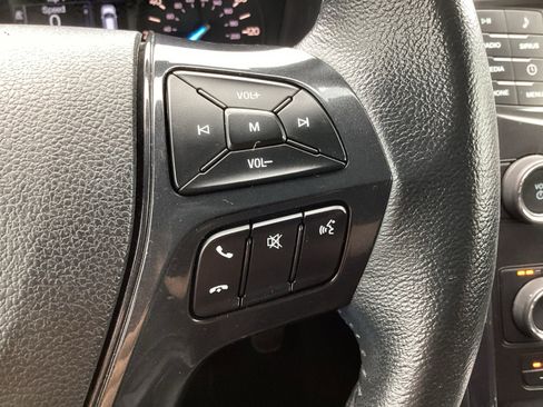 Used 2019 Ford Explorer XLT image 19