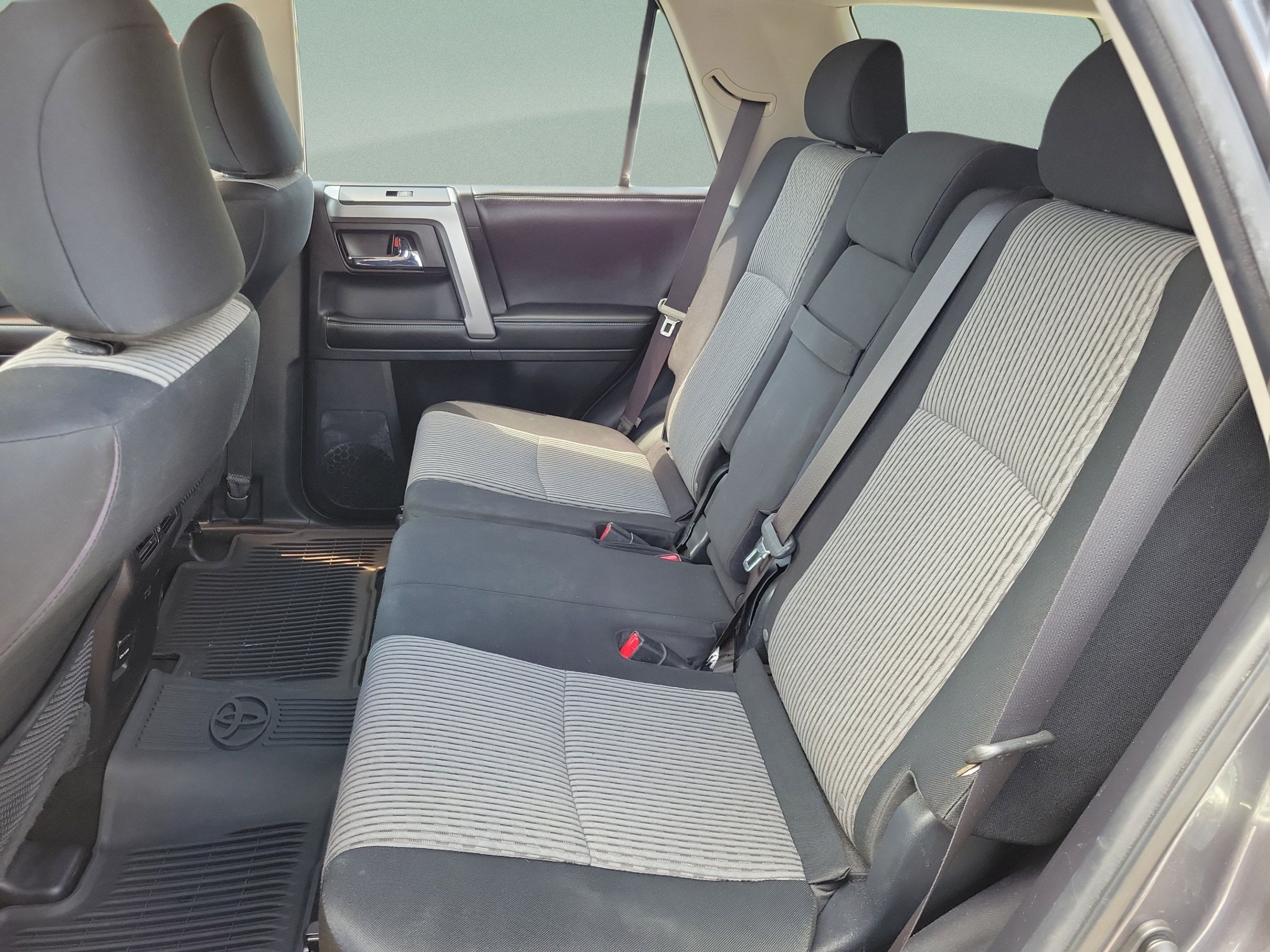 Used 2016 Toyota 4Runner SR5 RWD image 15