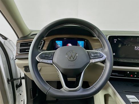 New 2026 Volkswagen Atlas SE image 18