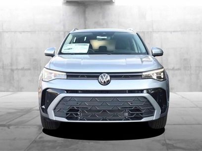New 2025 Volkswagen Taos SE