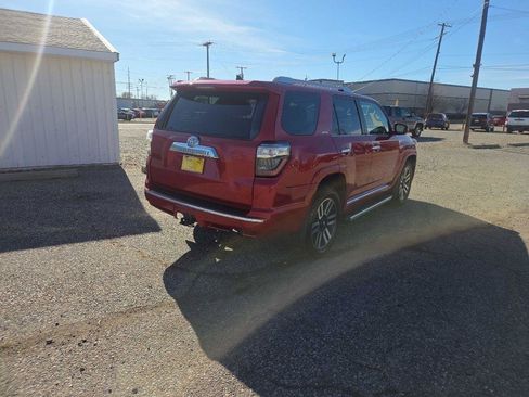 Used 2014 Toyota 4Runner SR5 AWD/4WD image 5