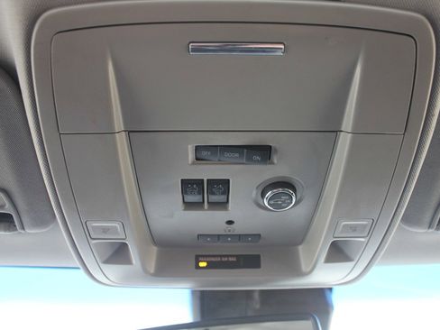 Used 2016 Chevrolet Suburban LTZ image 25