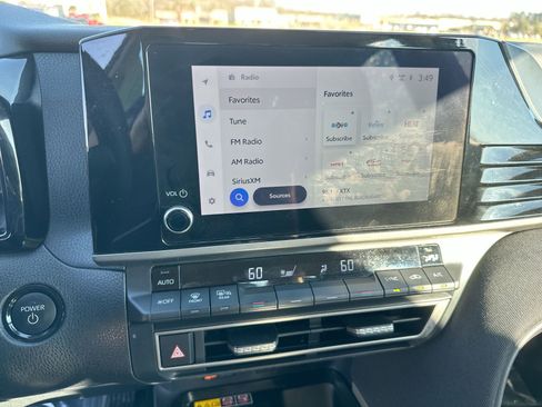 Used 2025 Toyota Camry LE image 16