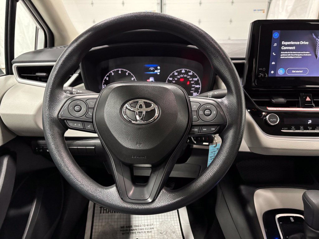 Used 2025 Toyota Corolla LE FWD image 18