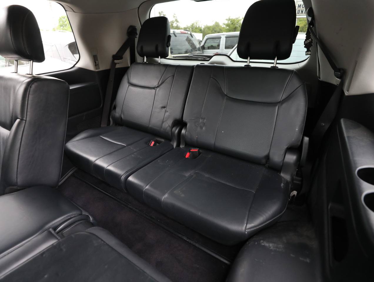 Used 2013 Lexus LX 570 4WD w/ Luxury Pkg image 13