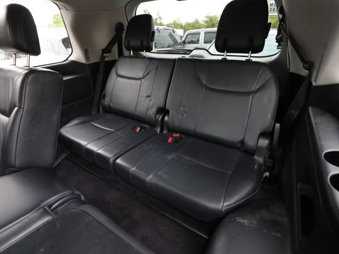 Used 2013 Lexus LX 570 4WD w/ Luxury Pkg image 13