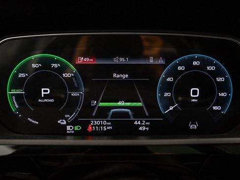 Used 2022 Audi e-tron Premium w/ Convenience Plus Package image 31