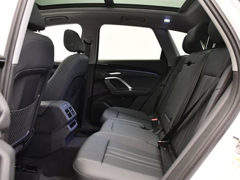 Used 2025 Audi Q5 Premium w/ Convenience Package image 42