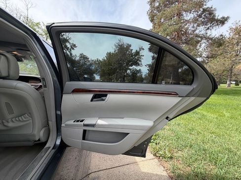 Used 2011 Mercedes-Benz S 550 image 18