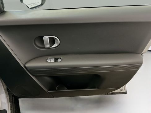 Used 2024 Hyundai Ioniq 5 SE image 33