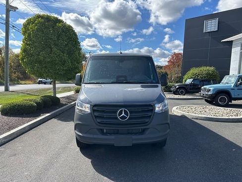 Used 2025 Mercedes-Benz Sprinter 2500 image 2