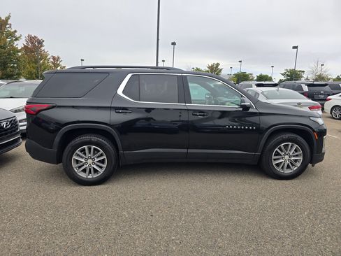 Used 2022 Chevrolet Traverse LT FWD image 7
