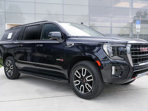 Used 2023 GMC Yukon XL AT4 AWD/4WD image 3