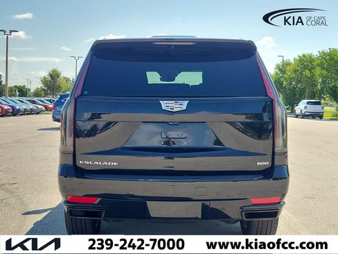 Used 2023 Cadillac Escalade Sport AWD/4WD image 5