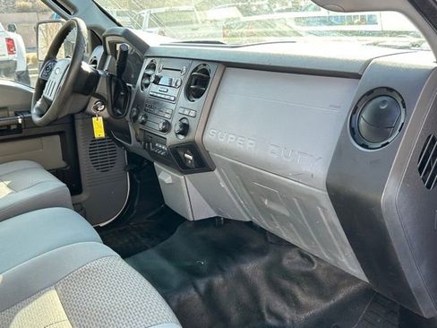 Used 2016 Ford F550 4x4 Regular Cab Super Duty image 16