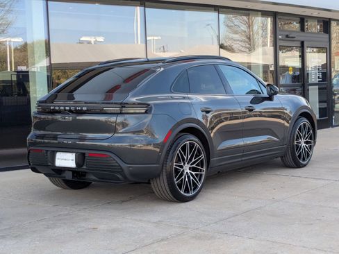 New 2026 Porsche Macan 4 Electric AWD/4WD image 9