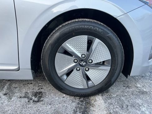 Used 2022 Hyundai Ioniq SE image 36
